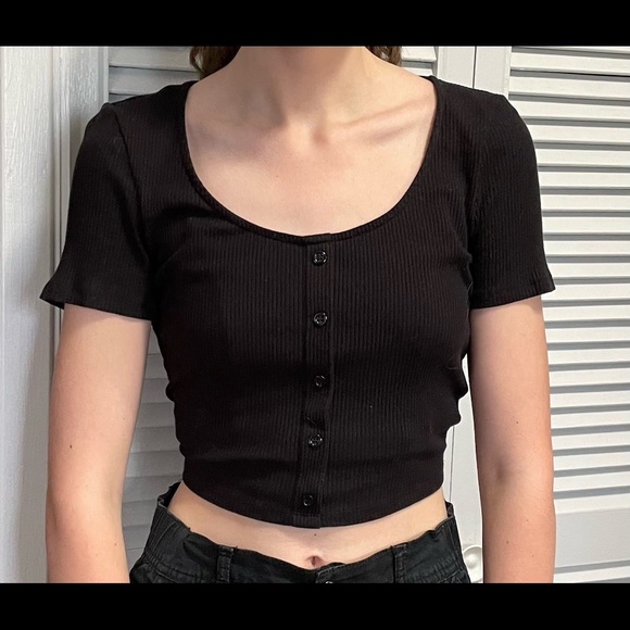 H&M Black Fitted Scoop Neck Cropped T-shirt - Picture 1 of 3